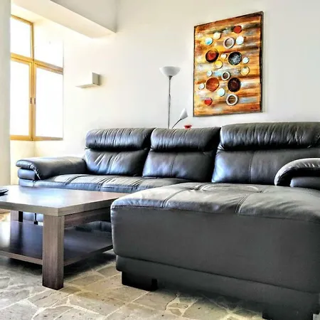 Beach Front Apartment Sliema